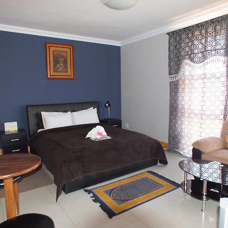 Royal Castle Guest House Windhoek Quarto foto